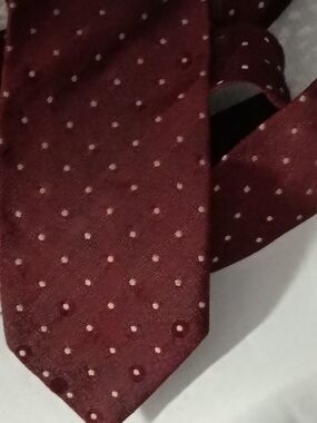 Classic Men's Burgundy Polka Dot Tie - Refined Dress Accessory
